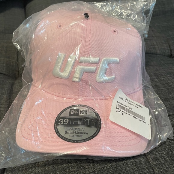 Womans UFC pink rise up new era 39thirty small-med hat. Stretch fit. NWT - Picture 3 of 7